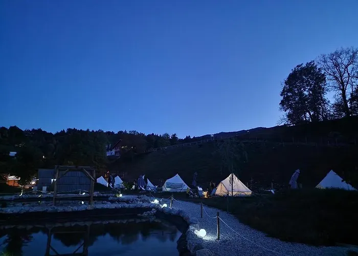 Luxury tent White Tent Mountain View In Camp Garden Park